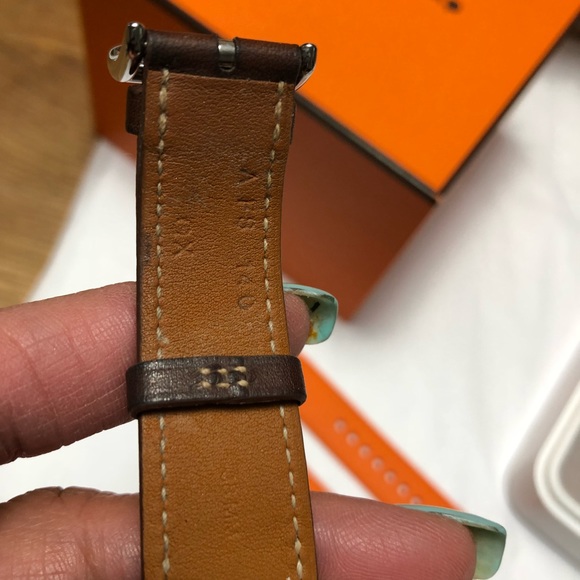 Authentic Hermès iwatch series 3 38mm - Picture 8 of 8